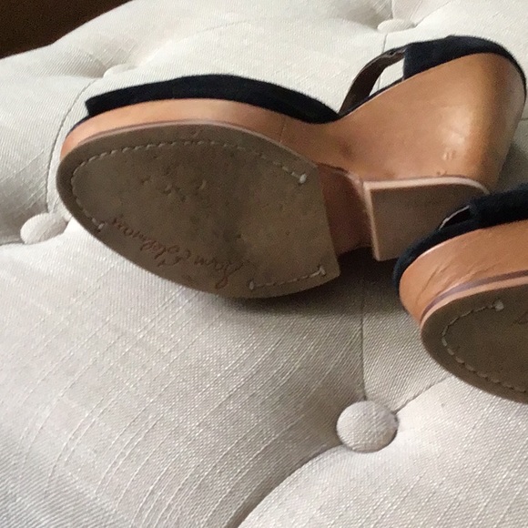 Leather suede Sam Edelman high wedge. Size 6 1/2 - Picture 5 of 6